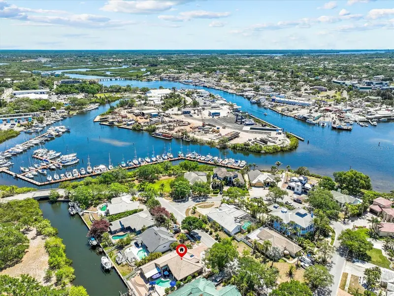 1114 Marina Dr, FL
