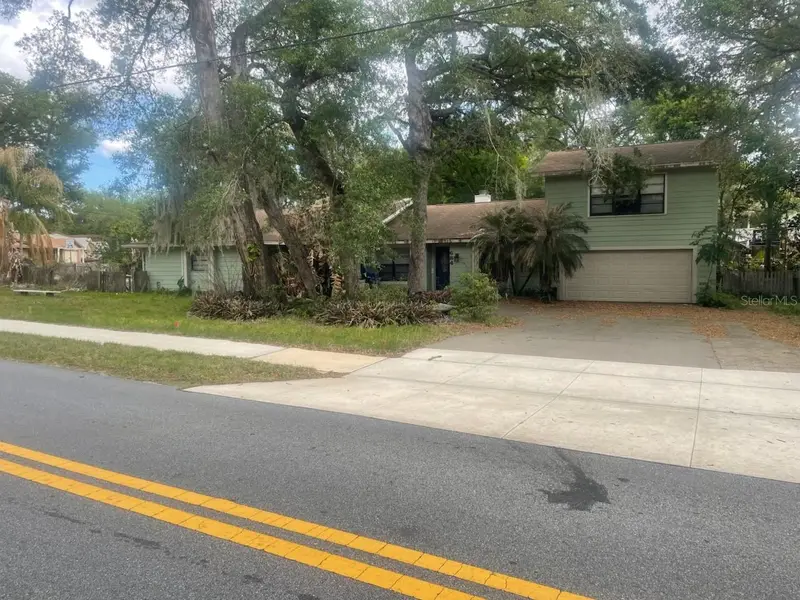 684 Stratford Dr, FL