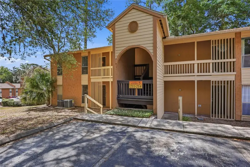1810 Nw 23rd Blvd #Bldg 5, 211, FL