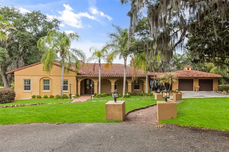 1909 Country Club Dr, FL