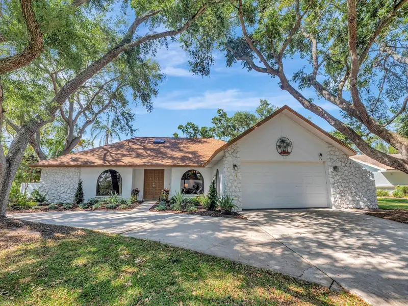 2820 Valencia Ln W, FL