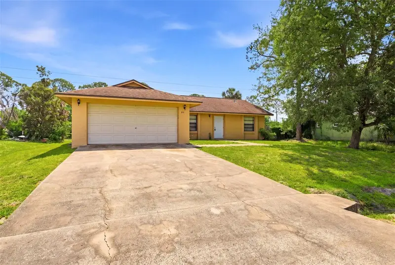 871 Lamplighter Dr Nw, FL