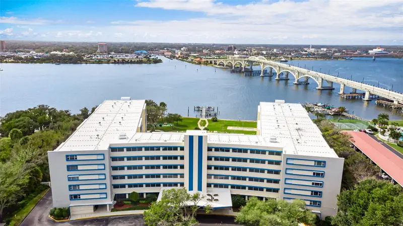 1224 S Peninsula Dr #415, FL