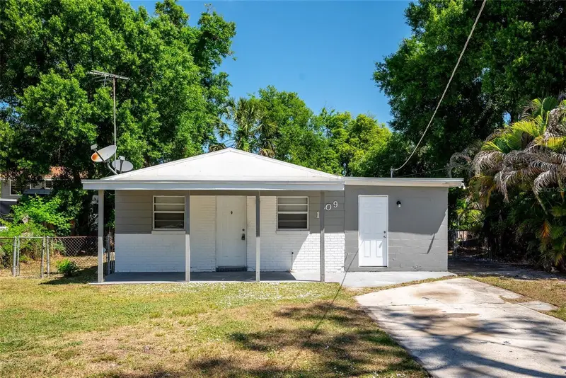 1709 W Comanche Ave, FL