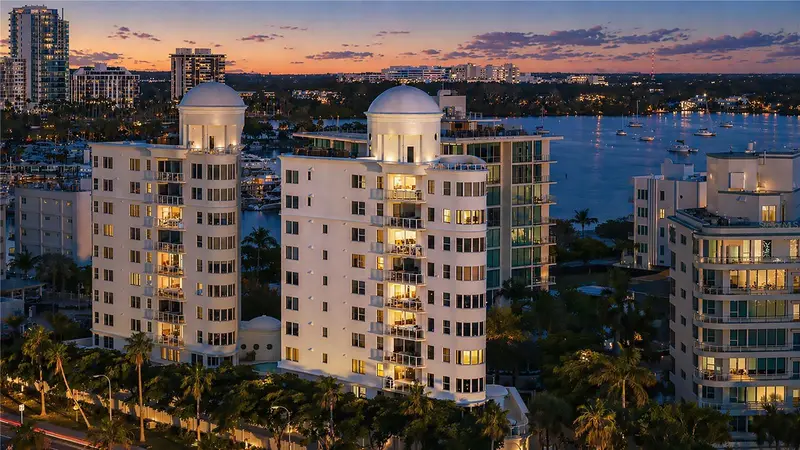 128 Golden Gate Pt #202a, FL