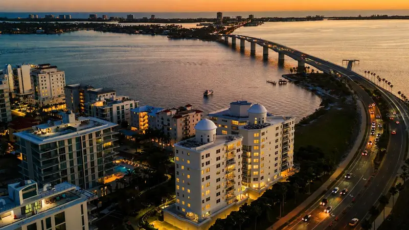 128 Golden Gate Pt #202a, FL