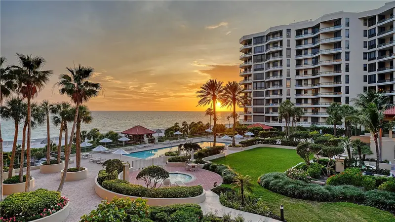 1241 Gulf Of Mexico Dr #304, FL