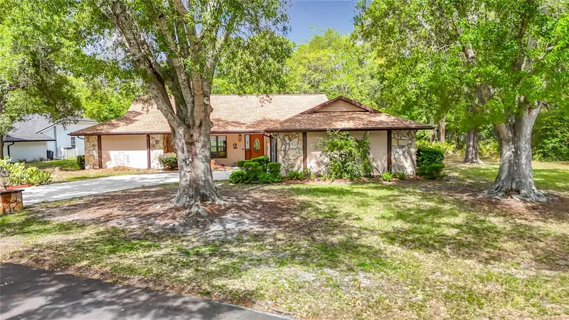2 Jungleplum Ct W, FL