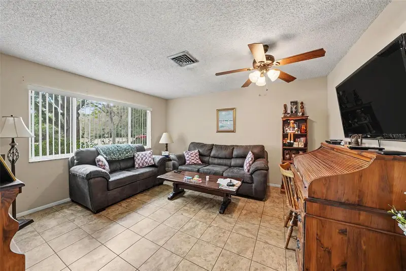 12706 Whisper Cir, FL