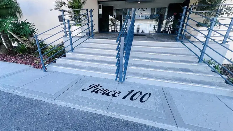 100 Pierce St #1001, FL