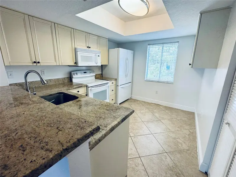 152 Cypress Ln, FL