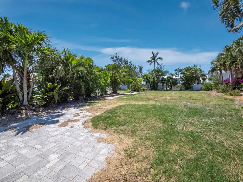 450 Firehouse Ct, FL