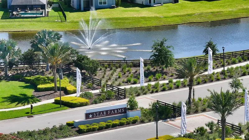 17624 Crescent Moon Loop, FL