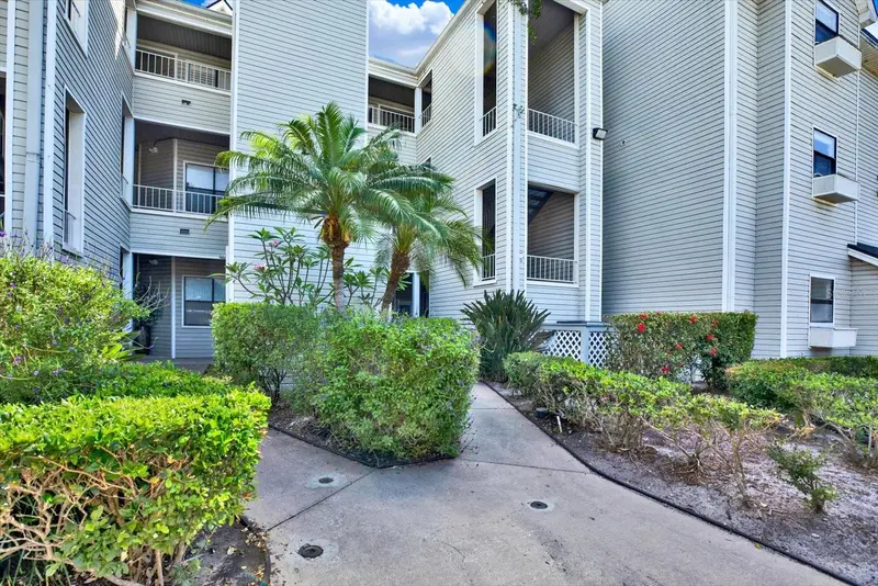 3127 W Sligh Ave #104b, FL