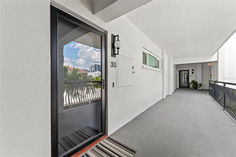 226 Golden Gate Pt #33, FL