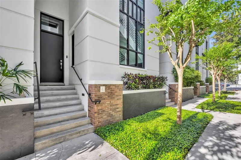 356 S Osceola Ave #17a, FL
