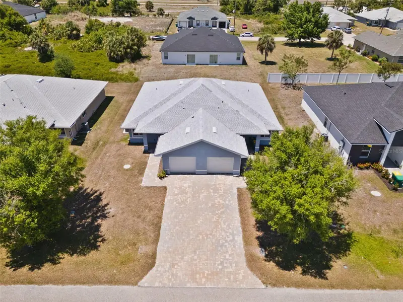 8527 & 8529 Agate St, FL
