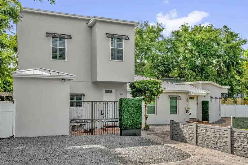 726/720 N Pennsylvania Ave, FL