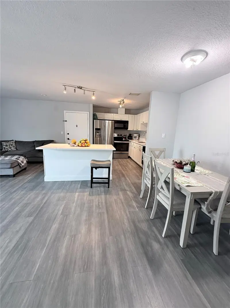 444 Banyon Tree Cir #202, FL