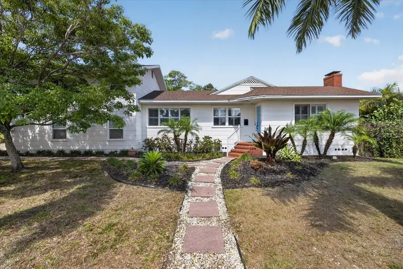 2400 9th Ave N, FL