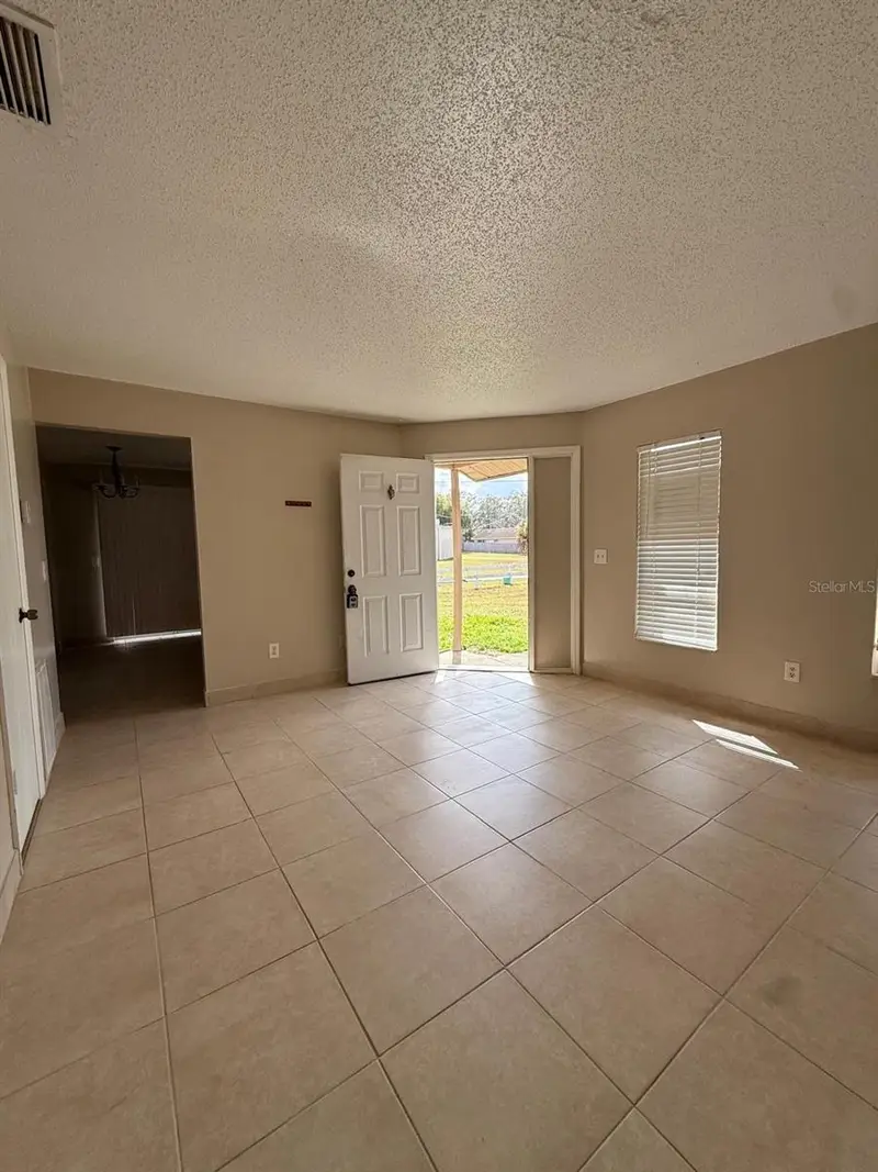 961 Bryan Ct, FL