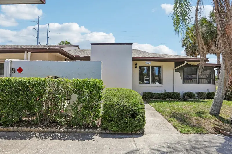 1418 14th Cir Se, FL