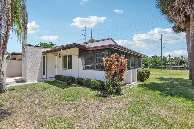 1418 14th Cir Se, FL
