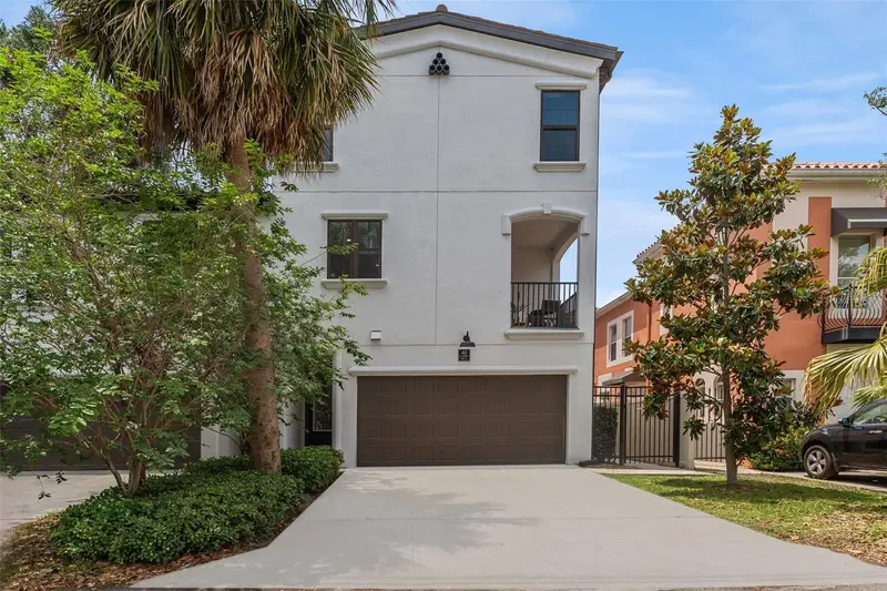 412 S Albany Ave #2, FL