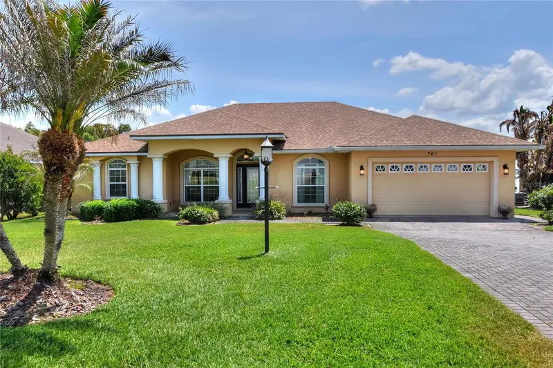 761 Country Walk Cv, FL