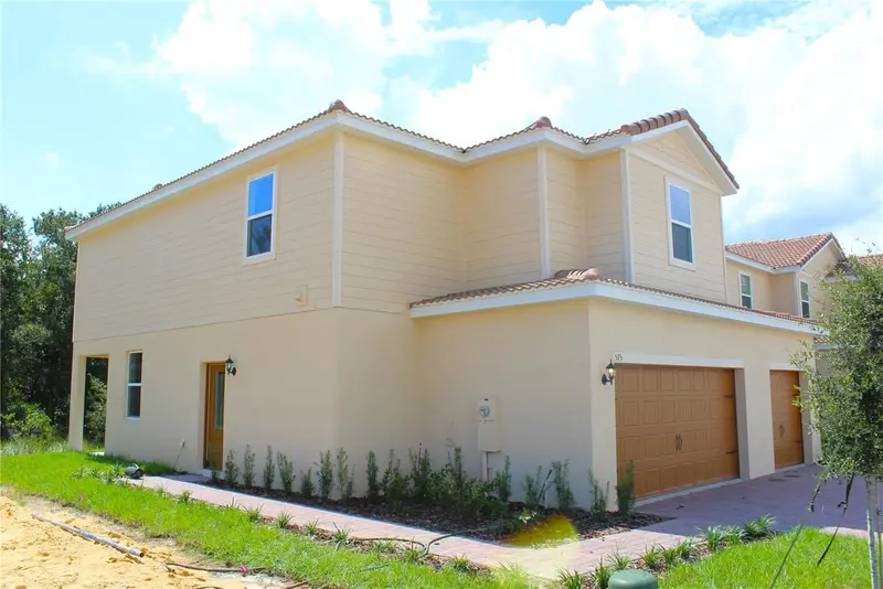 575 Bay Leaf Dr, FL