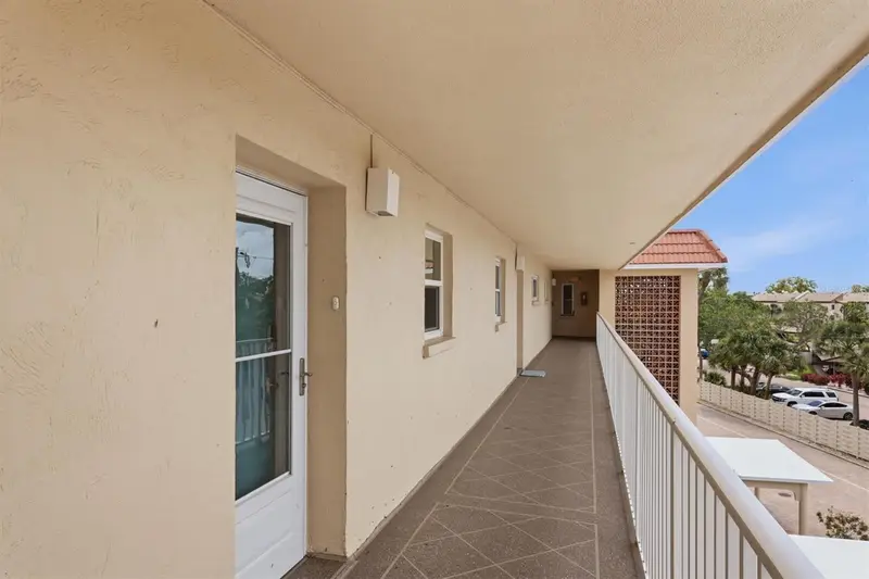 1215 S Portofino Dr #406, FL