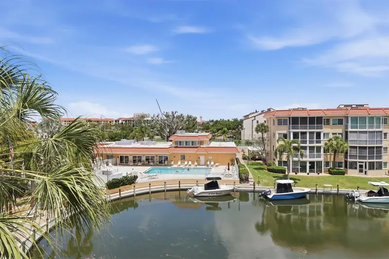 1215 S Portofino Dr #406, FL