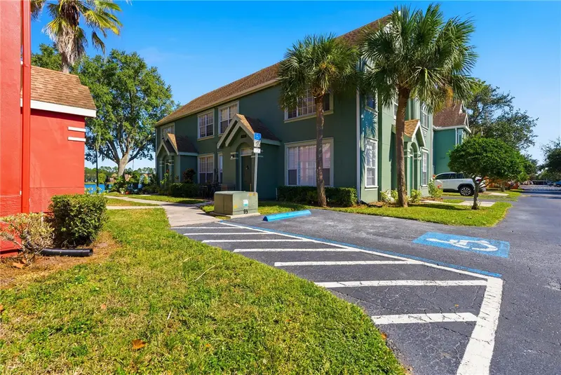 9646 Lake Chase Island Way #9646, FL