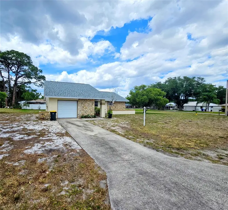 4008 Bianca St, FL