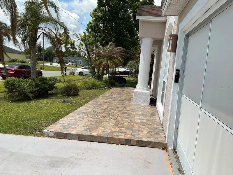 823 Ognon Ct, FL
