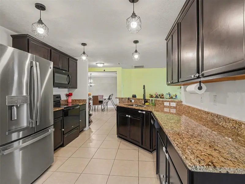 820 Chatham Walk Dr, FL
