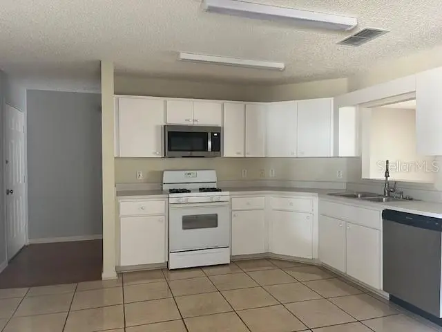 9758 Sw 96th St, FL