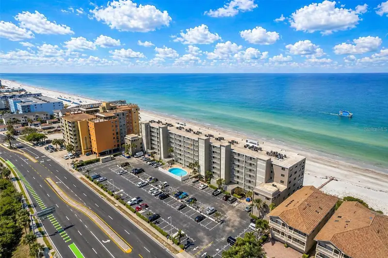 18650 Gulf Blvd #305, FL