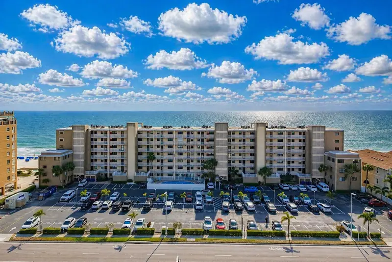 18650 Gulf Blvd #305, FL