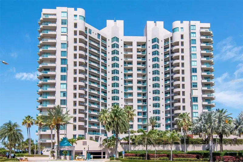 1560 Gulf Blvd #4, FL
