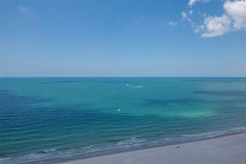 1560 Gulf Blvd #4, FL