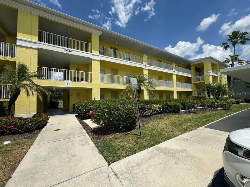 2060 Willow Hammock Cir #105, FL