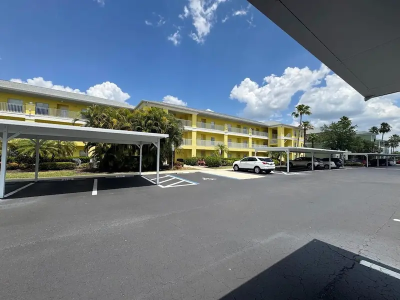 2060 Willow Hammock Cir #105, FL
