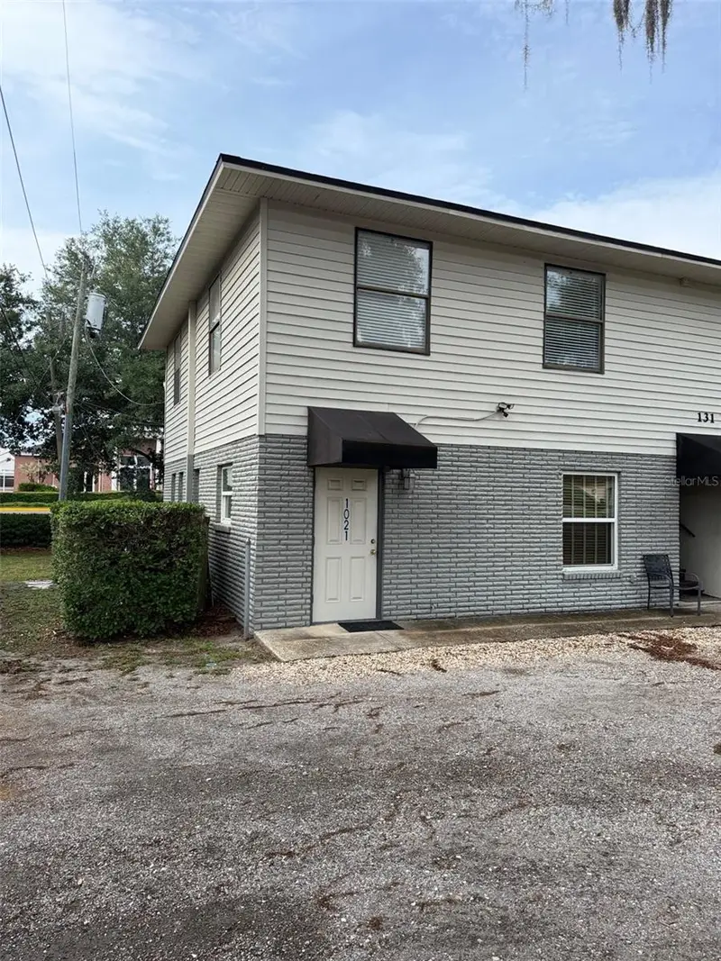131 W Broadway St #1001, FL