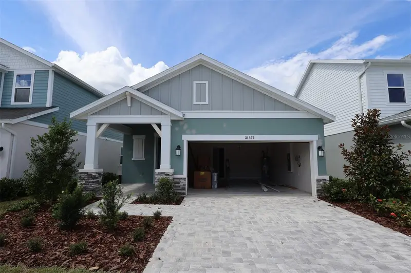 31327 Pendleton Landing Cir, FL