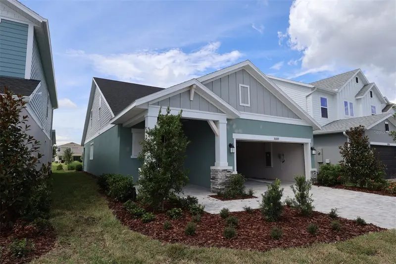 31327 Pendleton Landing Cir, FL
