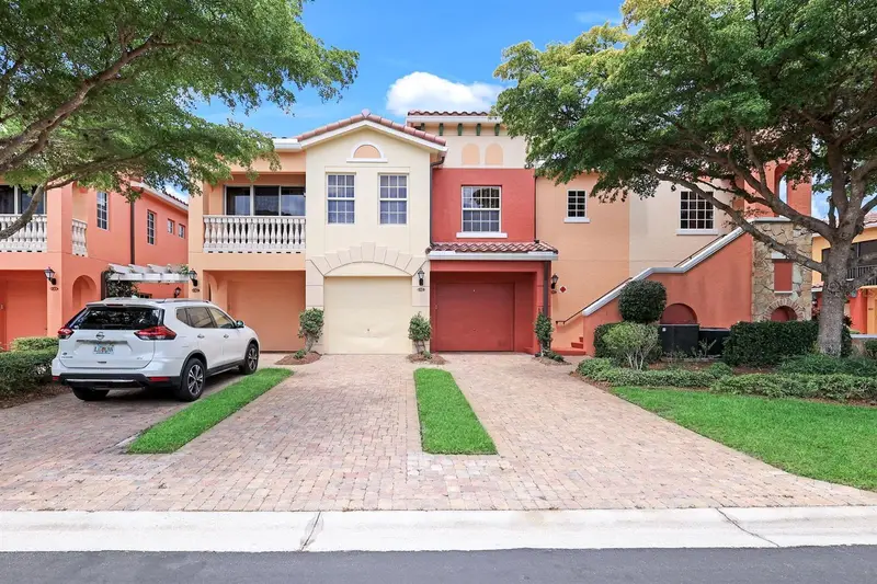 8721 Piazza Del Lago Circle, FL