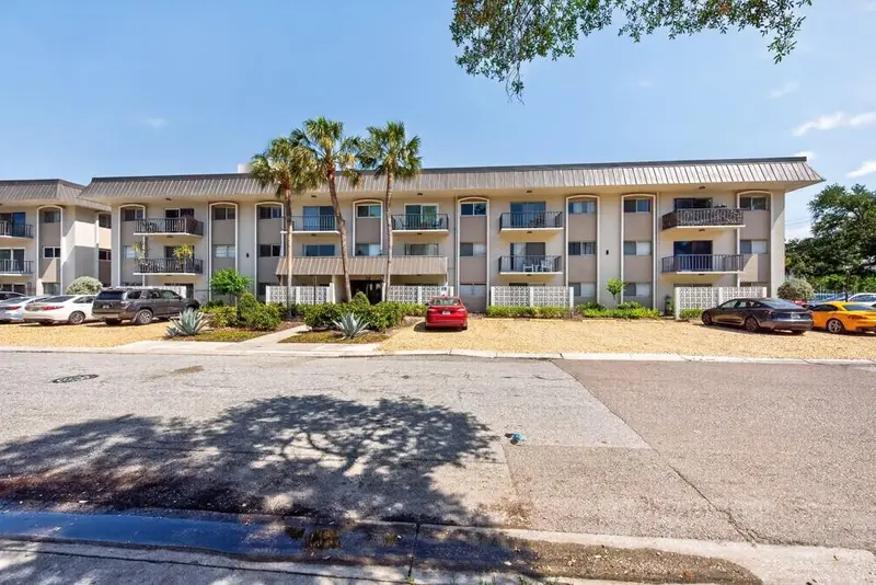 4607 W Fig St #308, FL