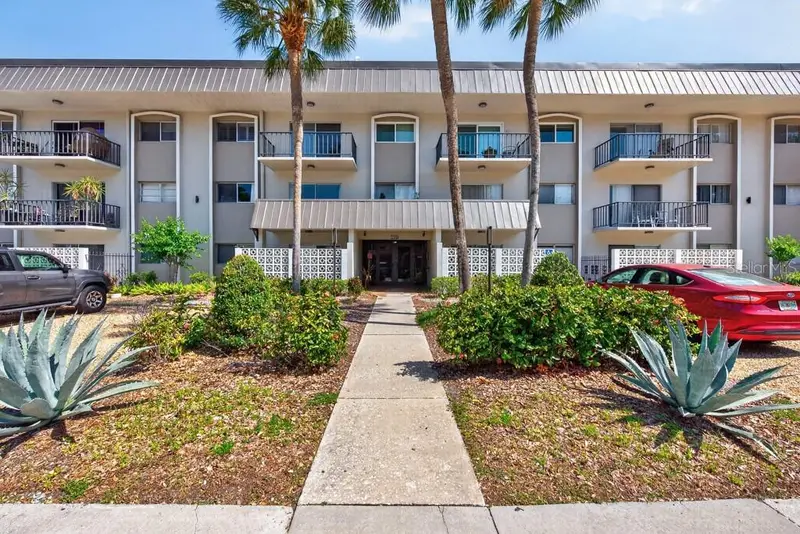 4607 W Fig St #308, FL