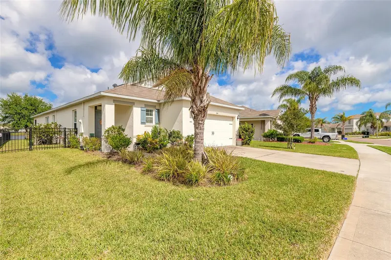 554 Armoyan Way, FL